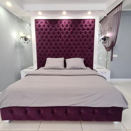 Apartaments On Prospekt Mira 35 ครือวอยร็อก ภายนอก รูปภาพ