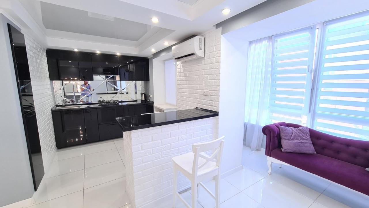 Apartaments On Prospekt Mira 35 ครือวอยร็อก ภายนอก รูปภาพ