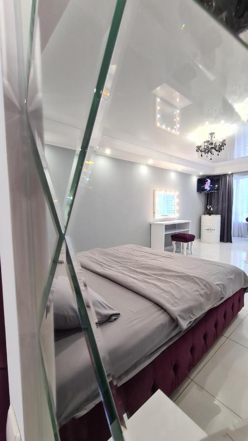 Apartaments On Prospekt Mira 35 ครือวอยร็อก ภายนอก รูปภาพ