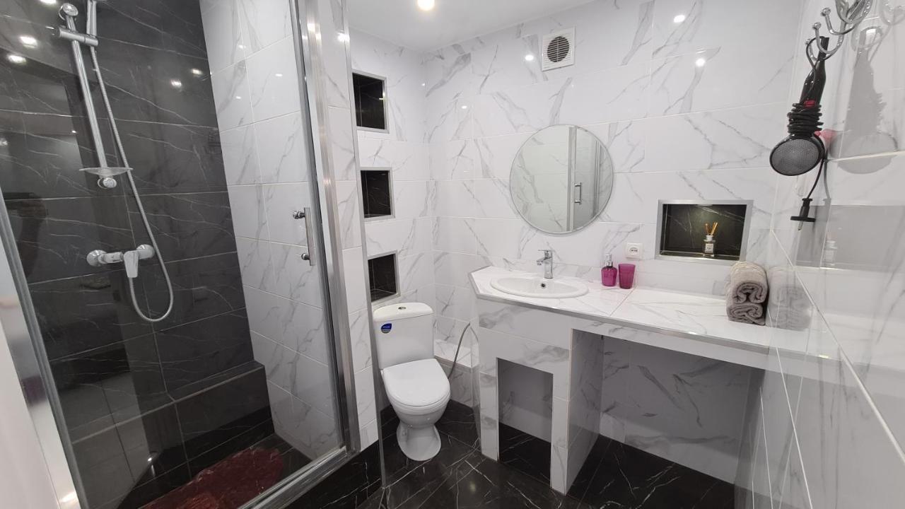 Apartaments On Prospekt Mira 35 ครือวอยร็อก ภายนอก รูปภาพ